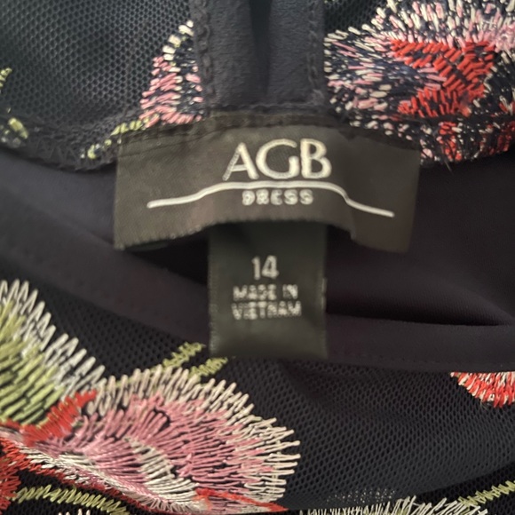 AGB Navy Cocktail Dress with beautiful floral designed butterfly sleeve Size 14 - Picture 2 of 4